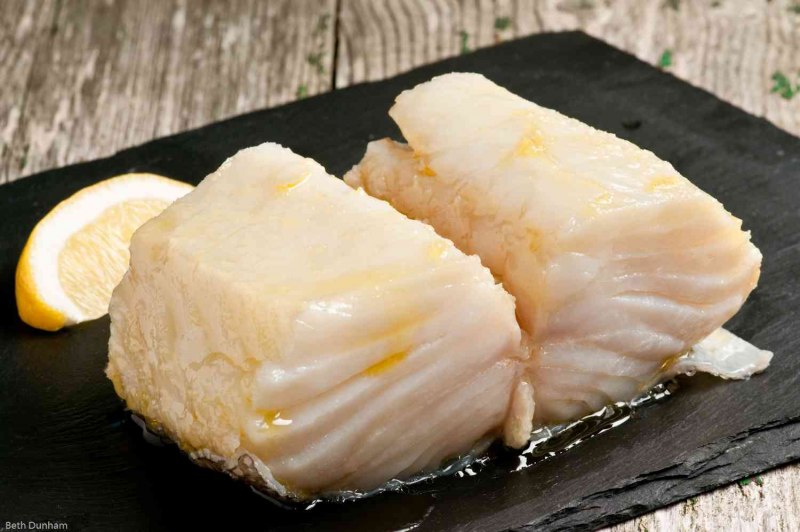 Белая рыба с крупными волокнами