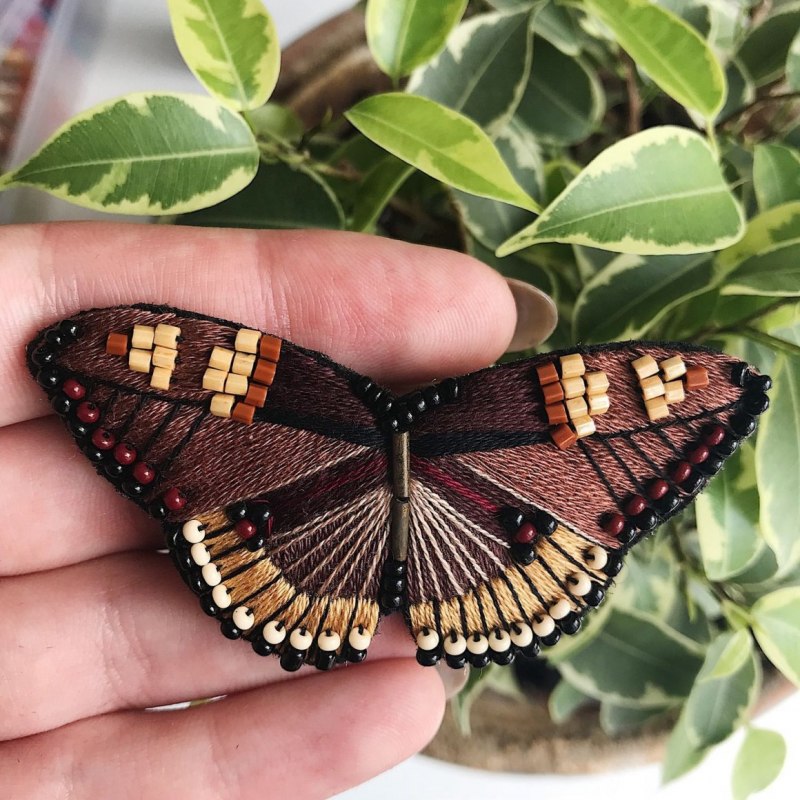 Гусеница minuscule Caterpillar