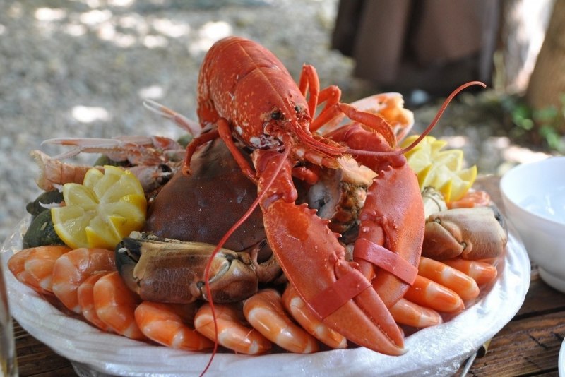 Морепродукты Омар лангуст