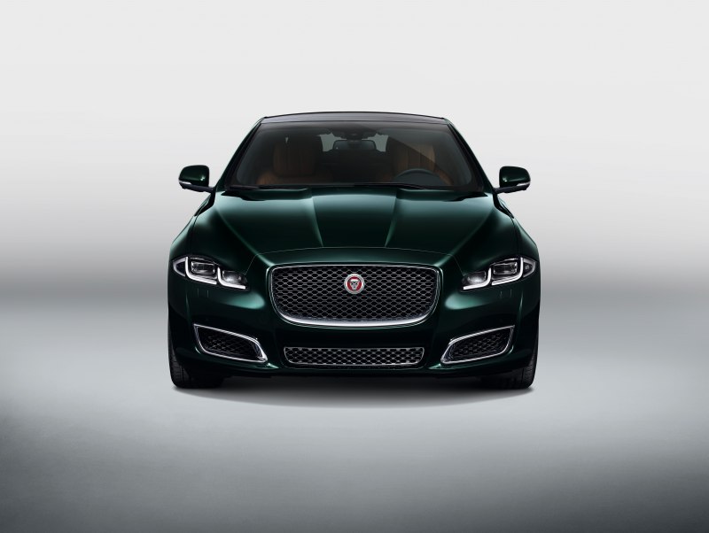 Jaguar XJ 2021 изумрудный