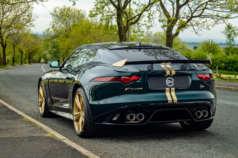 Jaguar XKR Бонд