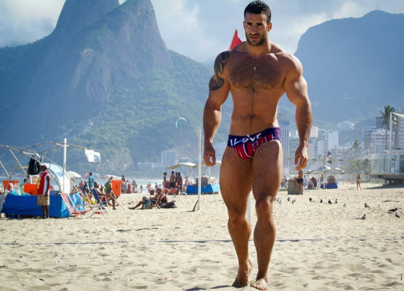 Jon Gomez by Joan Crisol