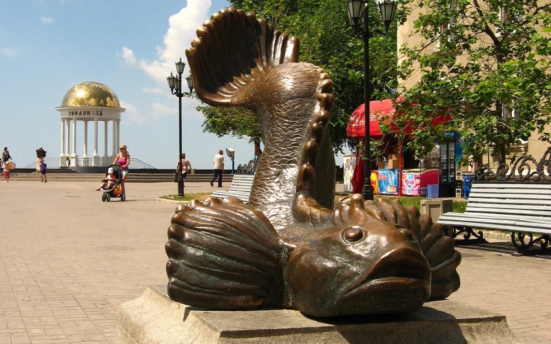 Памятник бычку в Бердянске