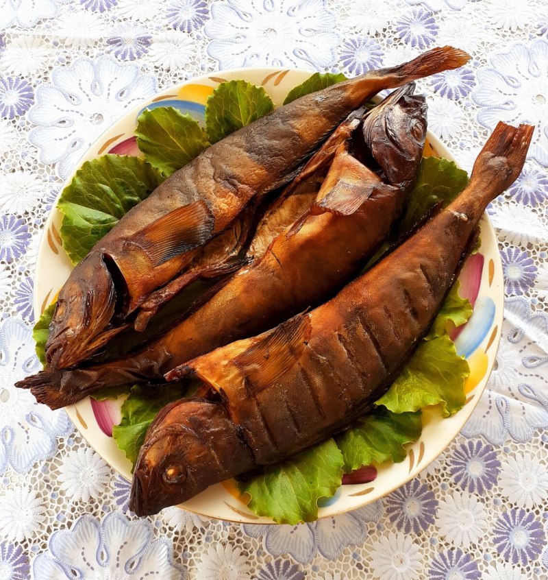 Морской окунь копченый