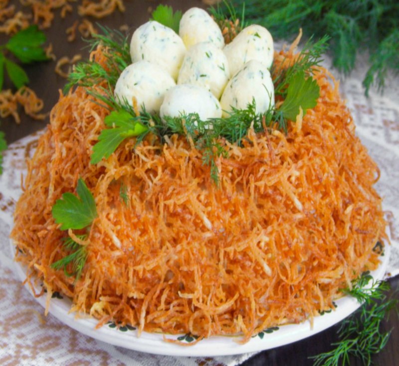 Салат глухариное гнездо