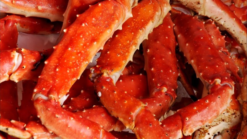 Вареные клешни Камчатского краба