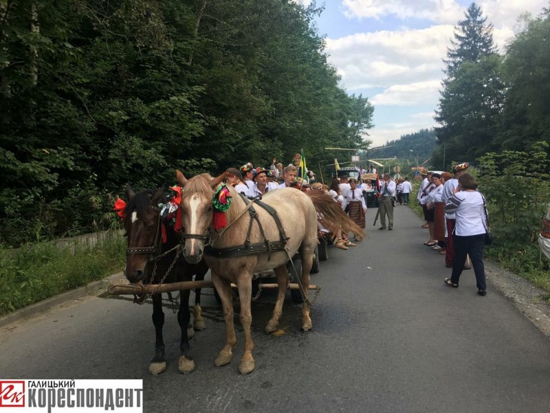 Верхом, пешком