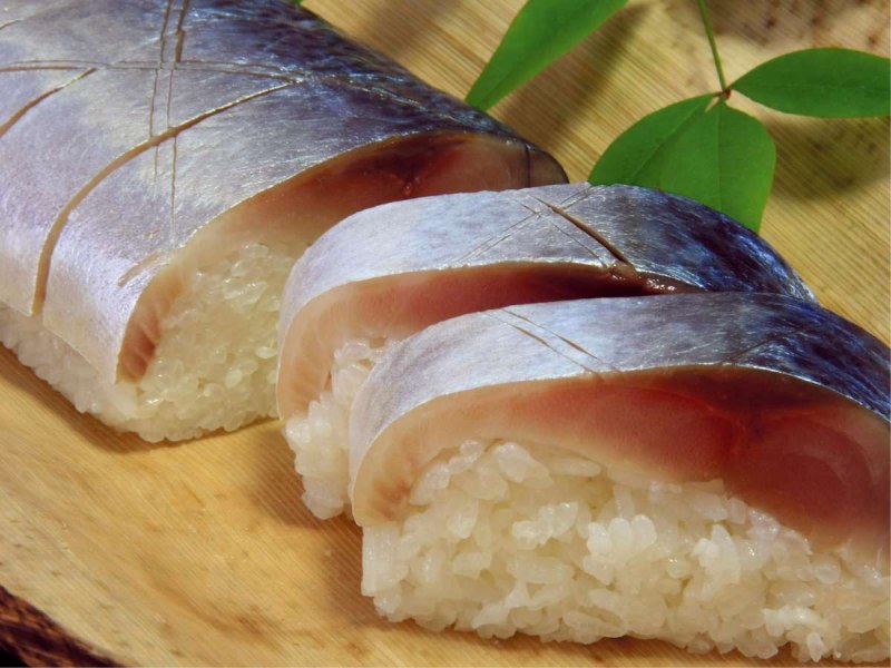 Роллы с копченой скумбрией
