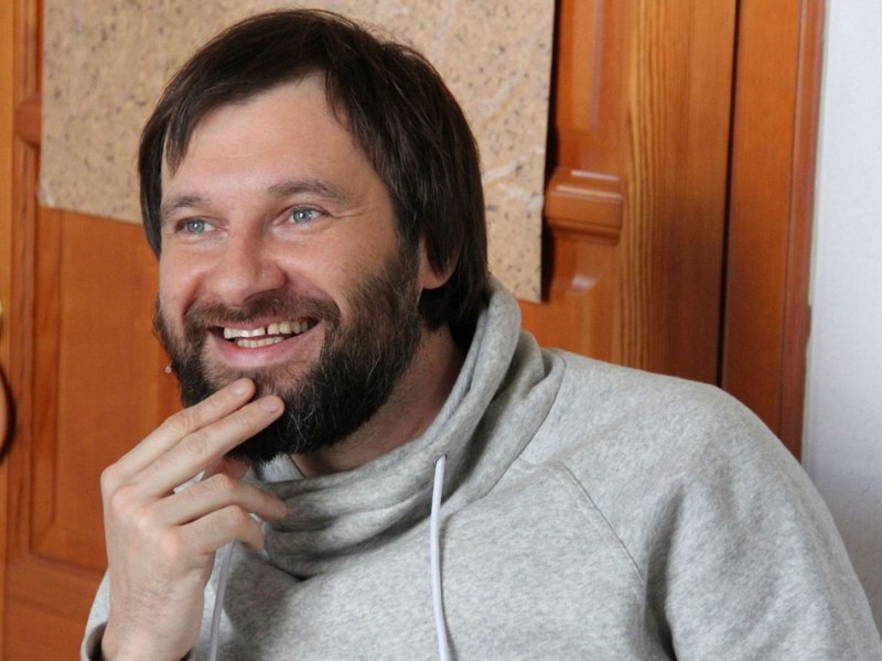 Андрей Лошак