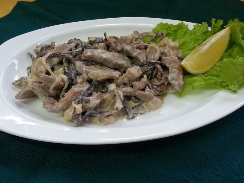 Скоблянка кукумария трепанг