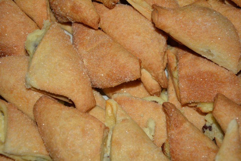 Лакомка с изюмом