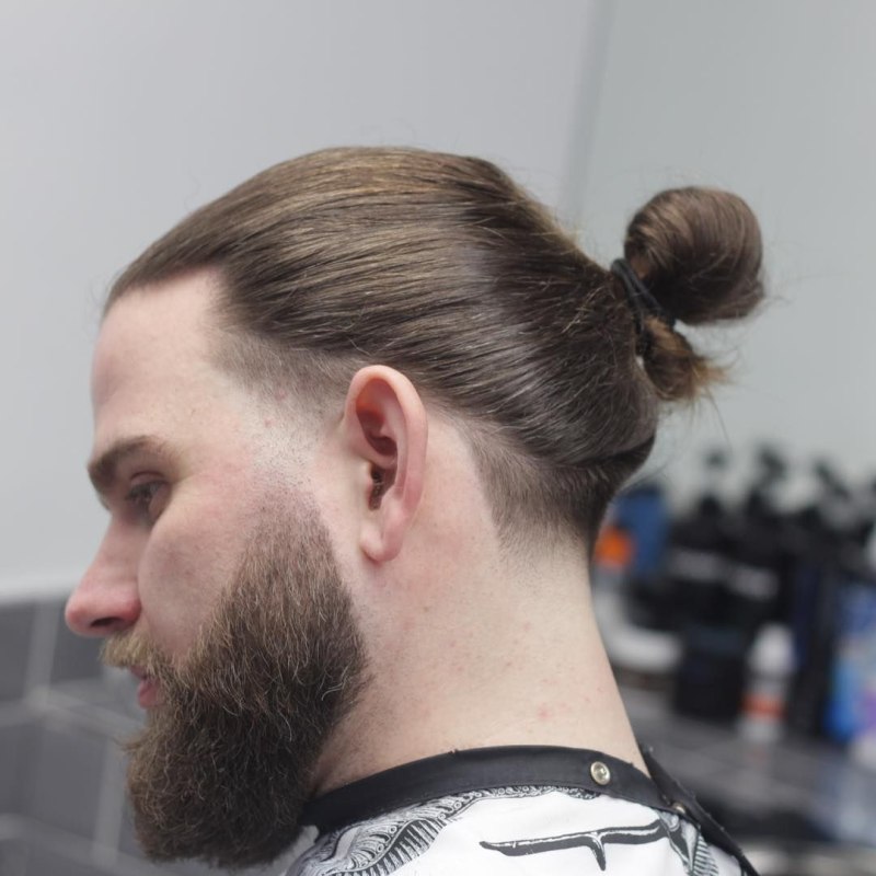 Андеркат man bun